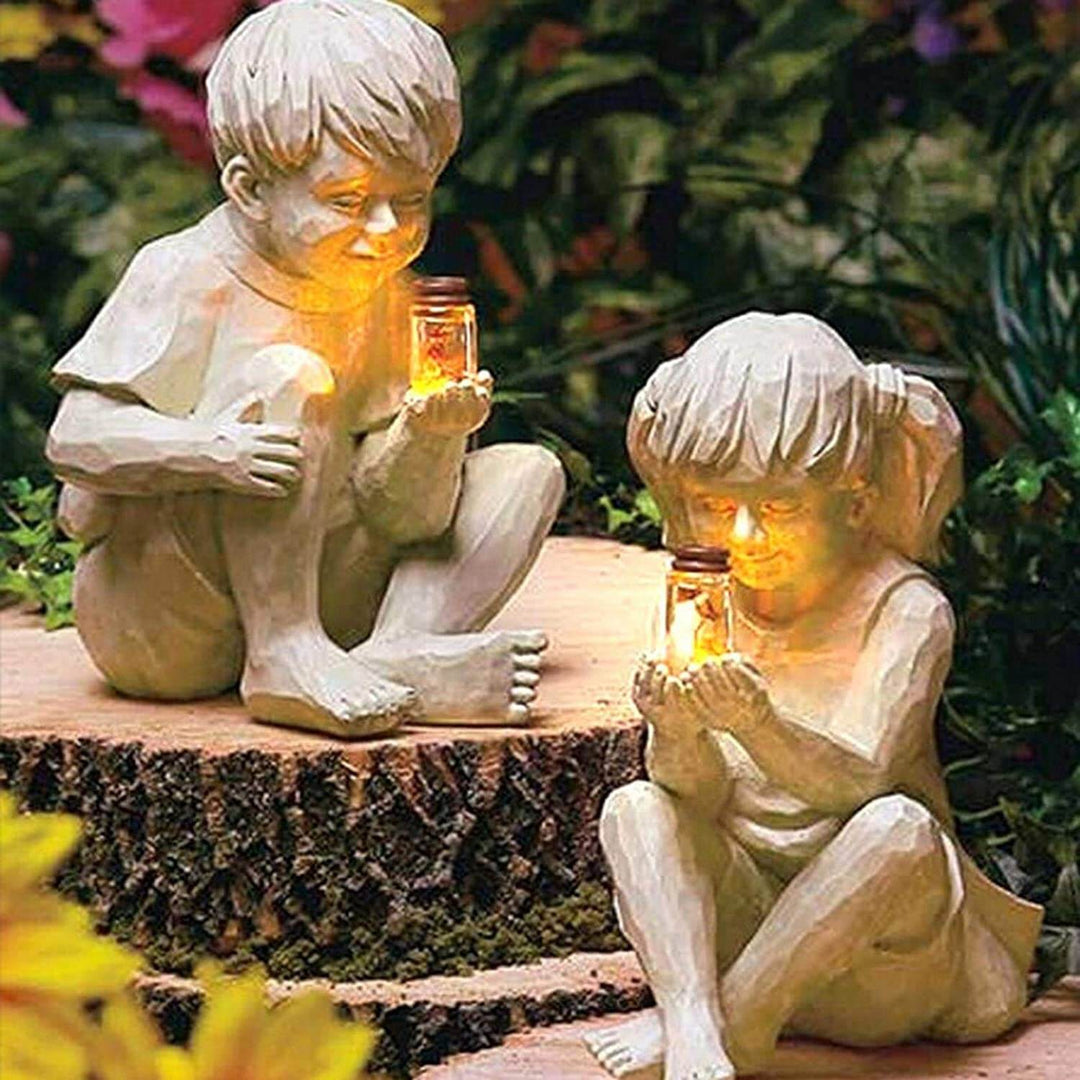 Kinder Mit Solar-Glühwürmchen Gartenstatuen